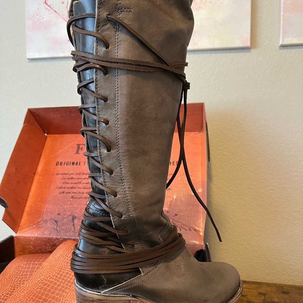 Freebird Coal Gray And Brown Boots 11